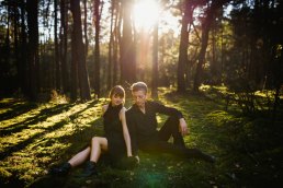 alternatywna sesja ślubna w lesie